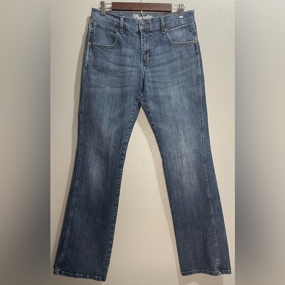 Wrangler Other - Wrangler Classic Straight Leg Jeans